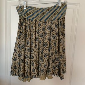 M.S.S.P Max Studio Speciality Products Beige and Blue Floral Design Flowy Skirt